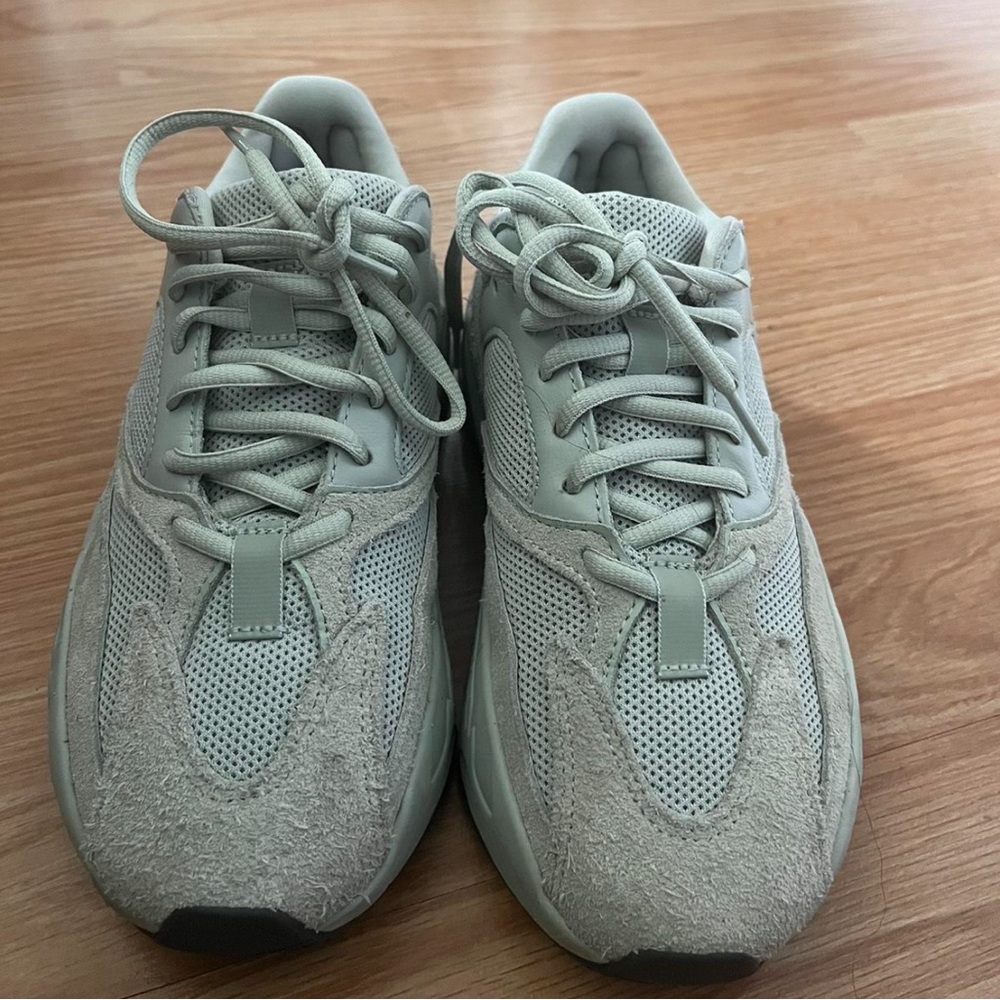 Yeezy Boost 700